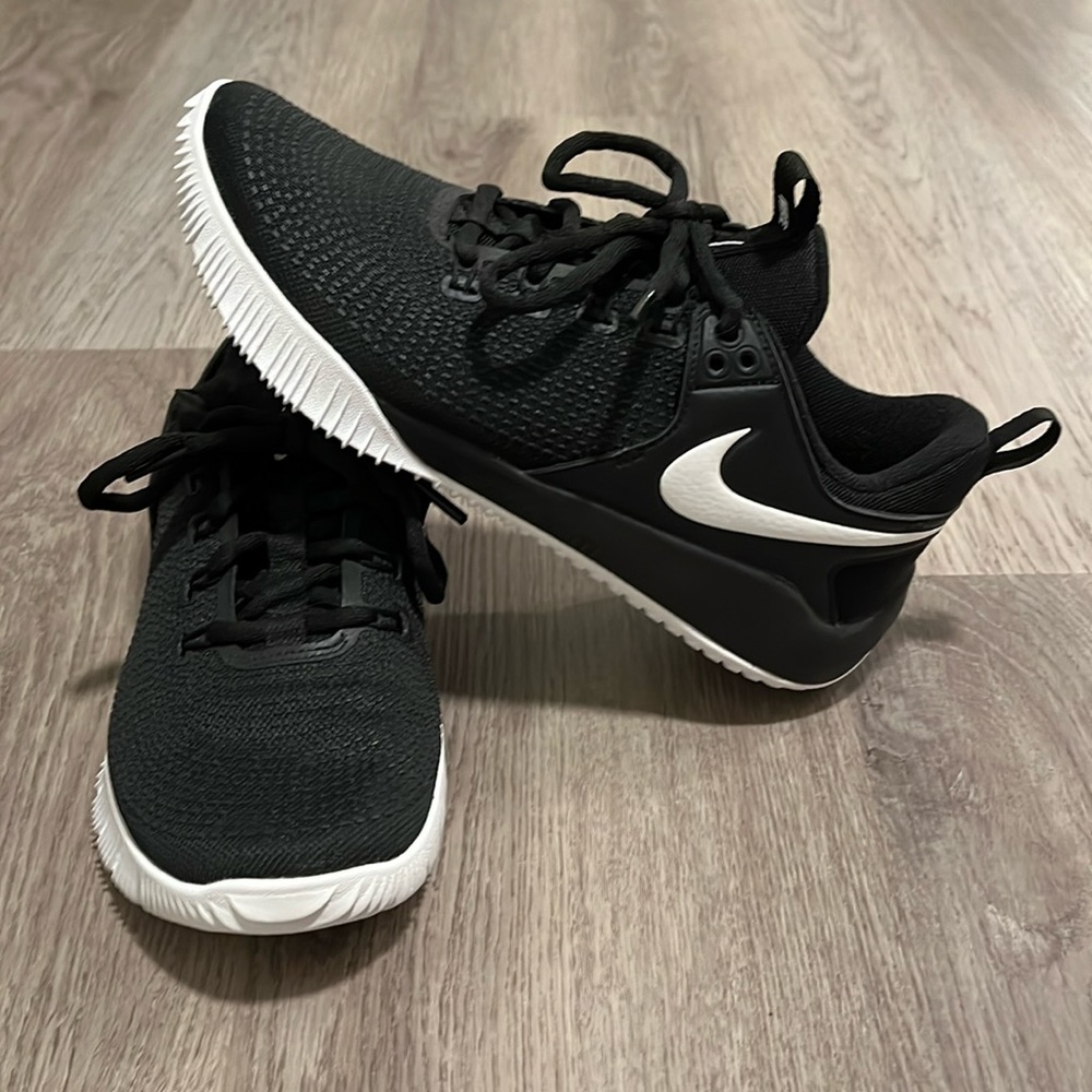 Women’s Nike Zoom HyperAce 2 Size 7